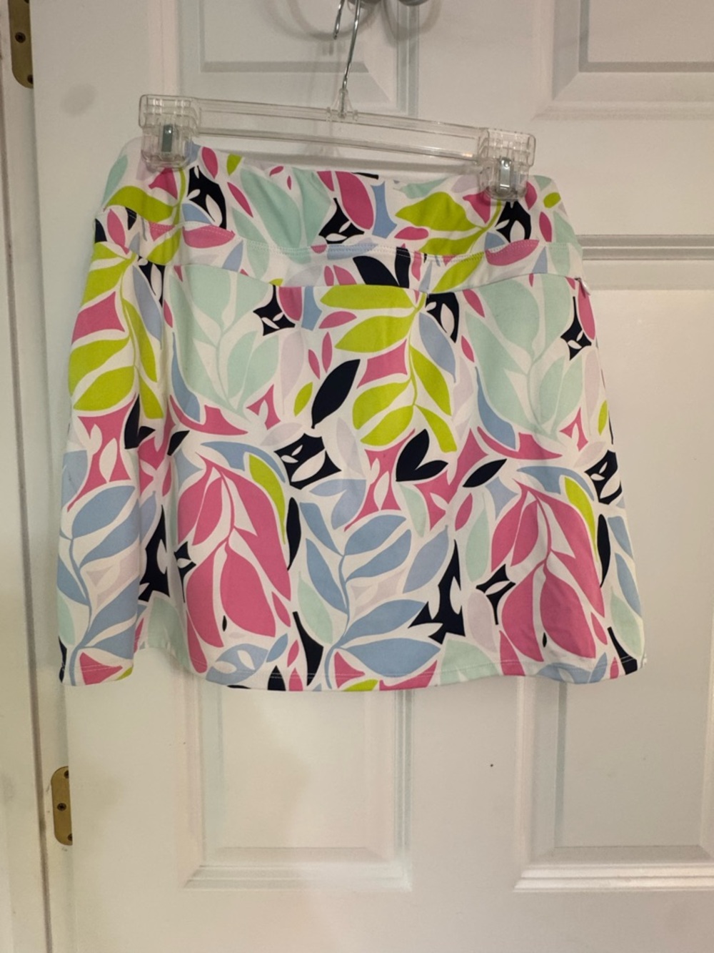 Tommy Bahama Multicolor Leaf-Print A-Line Golf Skort - Picture 2 of 3